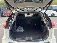 2021 Nissan X-Trail 2.5L CVT 4WD XL ITS 3rows, белый — фото 14