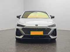 2023 Changan UNI-V 1.5T Premium, белый — фото 5