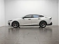2023 Changan UNI-V 1.5T Premium, белый — фото 10