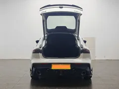 2023 Changan UNI-V 1.5T Premium, белый — фото 13