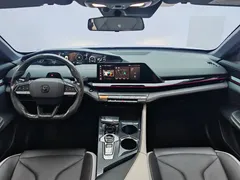 2023 Changan UNI-V 1.5T Premium, белый — фото 15