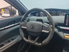 2023 Changan UNI-V 1.5T Premium, белый — фото 16
