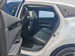 2023 Changan UNI-V 1.5T Premium, белый — фото 17