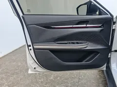 2023 Changan UNI-V 1.5T Premium, белый — фото 19
