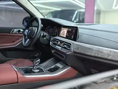 2022 BMW X5 30Li M, чёрный — фото 31