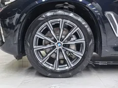 2022 BMW X5 30Li M, чёрный — фото 40