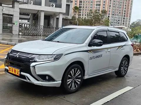 2020 Mitsubishi Outlander 2.0L 2WD 7