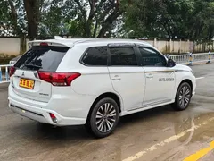 2020 Mitsubishi Outlander 2.0L 2WD 7, белый — фото 9