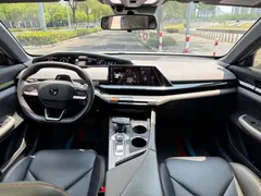 2022 Changan UNI-V 1.5T, белый — фото 11