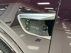 2026 Zeekr 8X Ultra+ 70kWh — фото 31