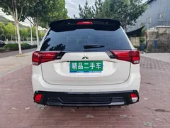 2021 Mitsubishi Outlander 2.0L 2WD 5, белый — фото 5