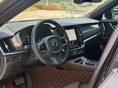 2022 Volvo S90 — фото 4