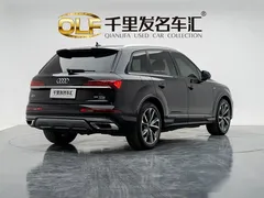 2021 Audi Q7 55 TFSI quattro S line, чёрный — фото 3