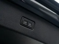 2021 Audi Q7 55 TFSI quattro S line, чёрный — фото 20