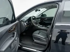 2021 Audi Q7 55 TFSI quattro S line, чёрный — фото 29