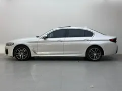 2021 BMW 5 Series 5 525Li M, белый — фото 3