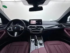 2021 BMW 5 Series 5 525Li M, белый — фото 7