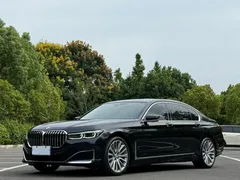 2021 BMW 7 Series 740Li Leading Luxury Package, чёрный — фото 1