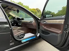 2021 BMW 7 Series 740Li Leading Luxury Package, чёрный — фото 17