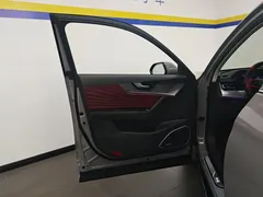 2023 Hongqi HS5 2.0T 4WD Pro — фото 7
