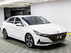 2022 Hyundai Elantra 1.5L CVT LUX Premium, белый — фото 3