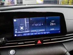 2022 Hyundai Elantra 1.5L CVT LUX Premium, белый — фото 8