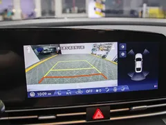 2022 Hyundai Elantra 1.5L CVT LUX Premium, белый — фото 9
