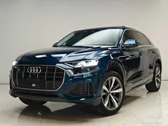 2021 Audi Q8 45 TFSI, синий — фото 1