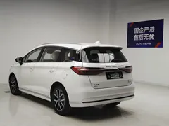 2022 BYD MAX DM-i 105KM, белый — фото 6