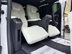 2020 Lexus LM 300h, белый — фото 4