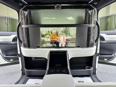 2020 Lexus LM 300h, белый — фото 5
