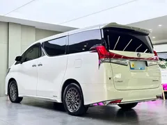 2020 Lexus LM 300h, белый — фото 9