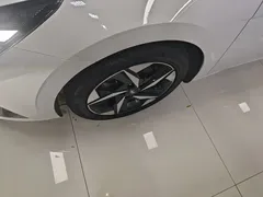 2021 Hyundai Elantra 1.5L CVT GLX Elite, белый — фото 23