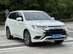 2021 Mitsubishi Outlander 2.0L 2WD 5, белый — фото 3