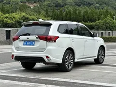 2021 Mitsubishi Outlander 2.0L 2WD 5, белый — фото 4