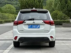 2021 Mitsubishi Outlander 2.0L 2WD 5, белый — фото 5