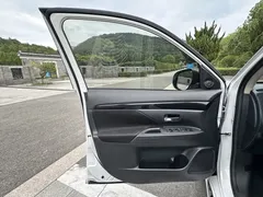 2021 Mitsubishi Outlander 2.0L 2WD 5, белый — фото 6