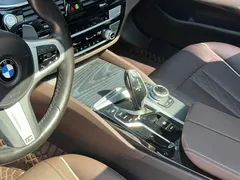 2022 BMW 5 Series 5 530Li xDrive M, чёрный — фото 7