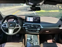 2022 BMW 5 Series 5 530Li xDrive M, чёрный — фото 10