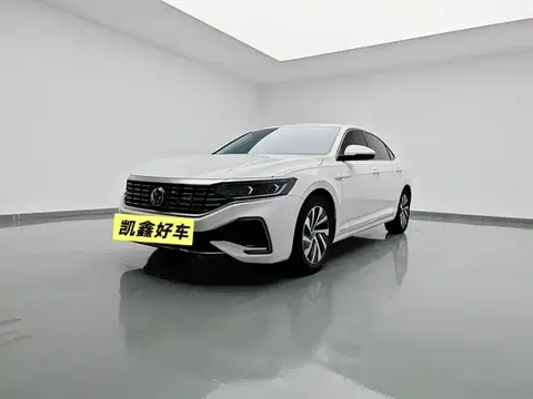 2022 Volkswagen Passat 430PHEV Luxury