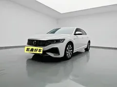 2022 Volkswagen Passat 430PHEV Luxury, белый — фото 1