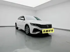 2022 Volkswagen Passat 430PHEV Luxury, белый — фото 3