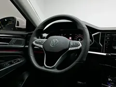 2022 Volkswagen Passat 430PHEV Luxury, белый — фото 7