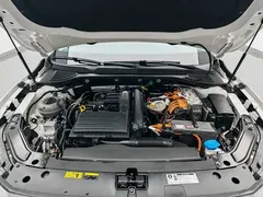 2022 Volkswagen Passat 430PHEV Luxury, белый — фото 8