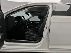 2022 Volkswagen Passat 430PHEV Luxury, белый — фото 15