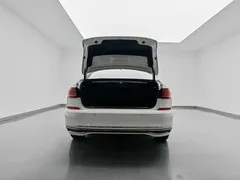 2022 Volkswagen Passat 430PHEV Luxury, белый — фото 17