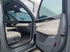 2024 Zeekr 009 6-Seat Executive 4WD 108kWh, зелёный — фото 14