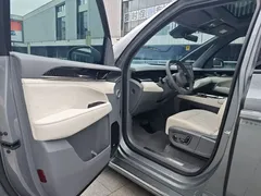 2024 Zeekr 009 6-Seat Executive 4WD 108kWh, зелёный — фото 24
