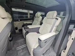 2024 Zeekr 009 6-Seat Executive 4WD 108kWh, зелёный — фото 32