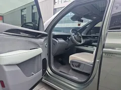 2024 Zeekr 009 6-Seat Executive 4WD 108kWh — фото 21